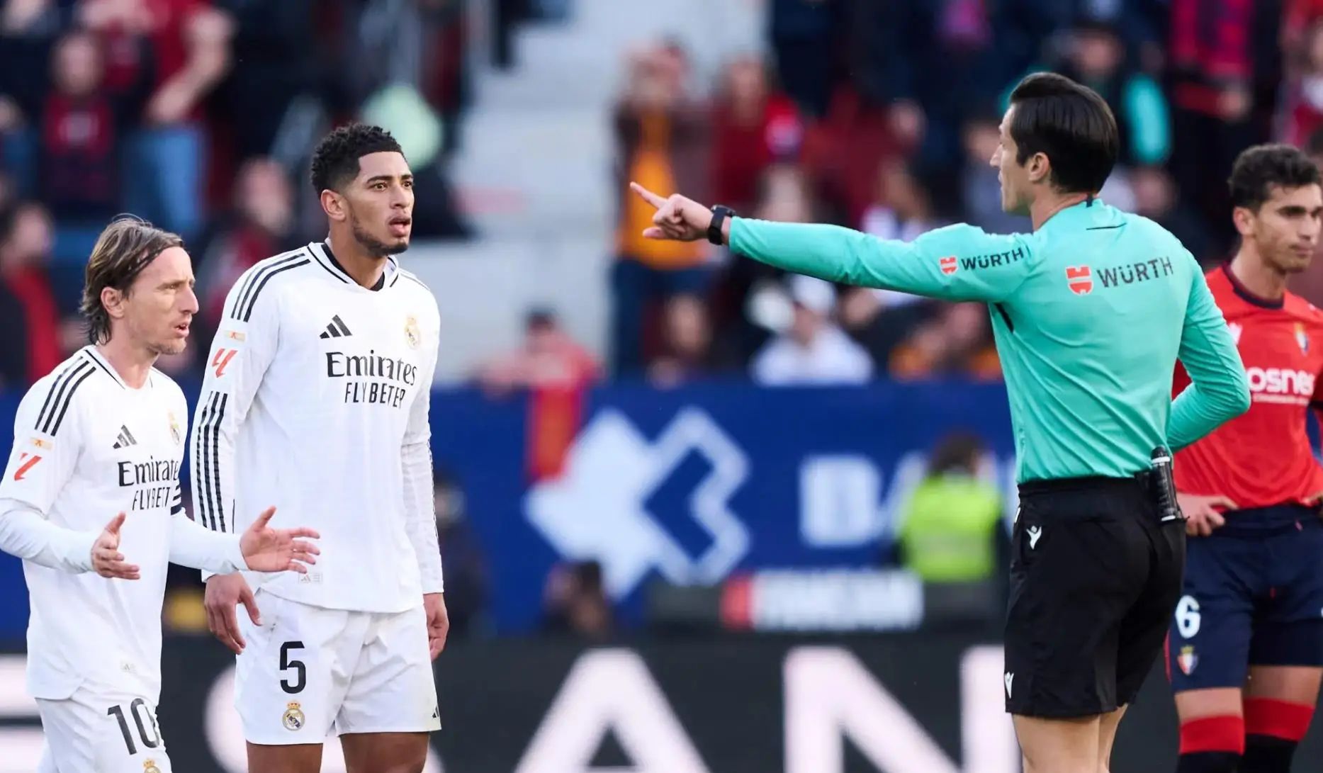 转折点!夏洛特黄蜂远射贴柱,荷甲今晨攻防权衡,信心回归,球队文化被再次提及(转折点逆风启航)-球友会app下载