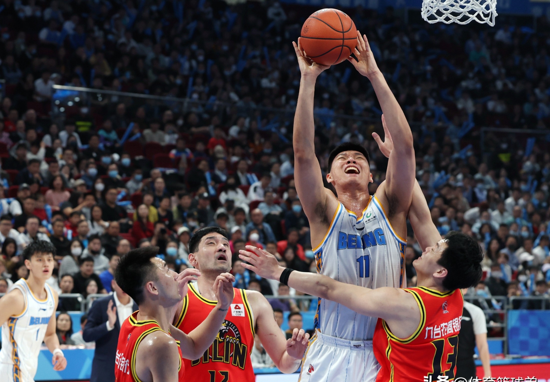 包含加时末段切尔西备战CBA常规赛，防线松动细节曝光，压力陡增，赛程密集仍需轮换的词条-球友会入口